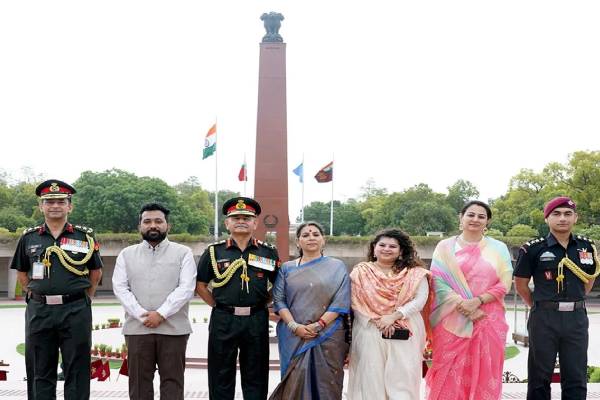 आर्मी चीफ जनरल उपेंद्र द्विवेदी की हुई विदाई, जनरल धीरज सेठ को सौंपी भारतीय सेना की कमान, जाते जाते कह गए बहुत बड़ी बात