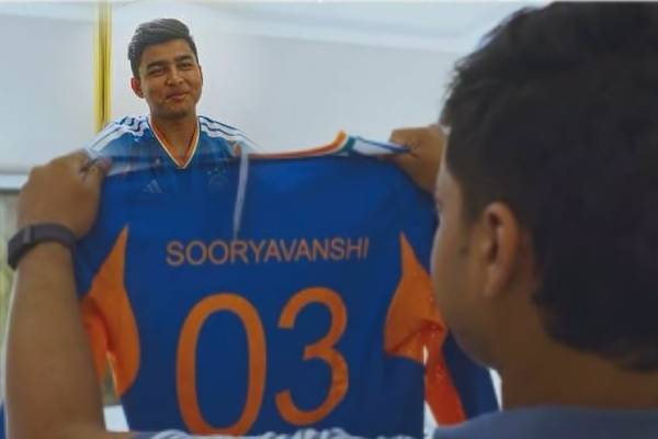 वैभव सूर्यवंशी को मिली भारत की 3 नंबर जर्सी; आयरलैंड-इंग्लैंड दौरे पर हुूए रवाना… पहले मैच में खेलते ही तोड़ देंगे सचिन तेंदुलकर का रिकॉर्ड