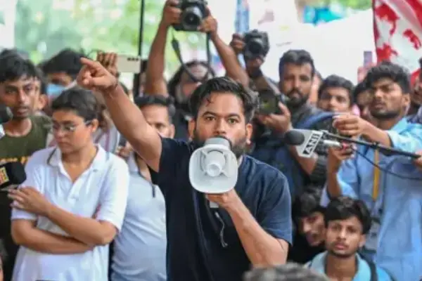 पीएम मोदी बोले- हम छात्रों के साथ हैं, पेपर लीक के दोषियों को सजा मिलेगी, सीजेपी का जंतर-मंतर पर प्रदर्शन फिर शुरू