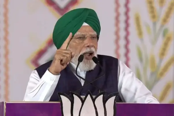 ‘हरी पगड़ी’ पहनकर पीएम मोदी ने आप पर बोला हमला, कहा- कर्ज पर मौज कर रही पंजाब सरकार