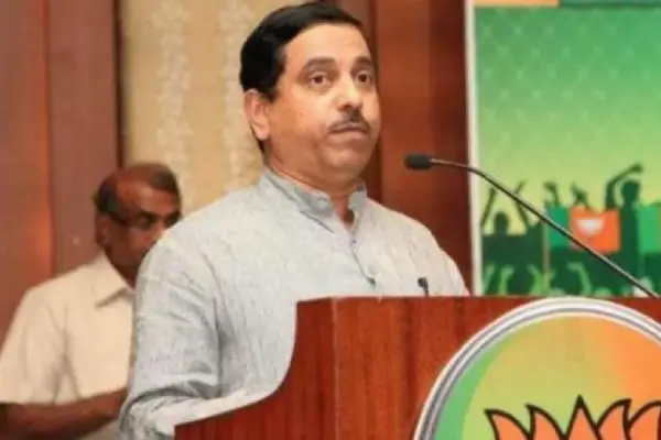 शिक्षा मंत्रालय संभालते ही प्रह्लाद जोशी चर्चा में, बिजली और आबादी वाला बयान हुआ वायरल