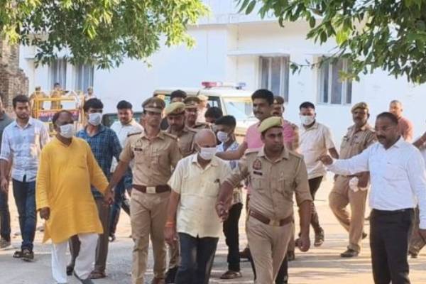 राम मंदिर चोरी मामला: एक व्यक्ति करता था चोरी!  उसे घेर कर खड़े होते थे बाकी लोग, फिर शुरू होता था असली खेल