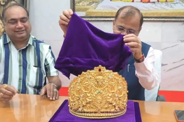 साईं बाबा को अनोखी गुरु दक्षिणा…भक्त ने भेंट किया हीरे-रत्नों से जड़ित अनोखा उपहार