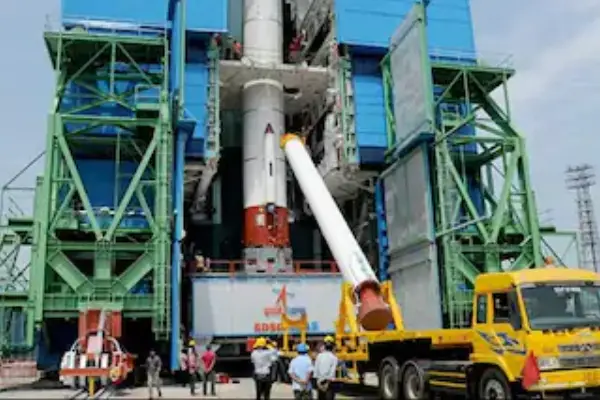ISRO छोड़ रहे वैज्ञानिकों पर सख्ती! 100 से ज्यादा इस्तीफों के बाद सरकार ने उठाया कदम, जानें क्या हुआ बदलाव?