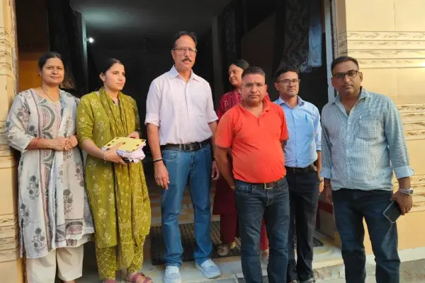 मोबाइल एप से करता था भ्रूण लिंग परीक्षण, गर्भवती महिला और पुलिस के डिकॉय ऑपरेशन से खुला राज