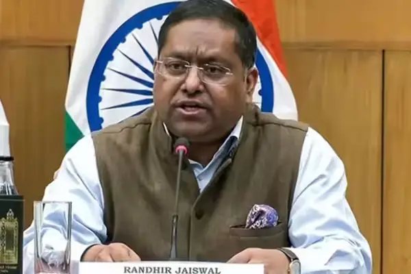 होर्मुज में कर्मिशयल जहाज पर हमला, 1 लापता, 10 ने बीच समंदर शिप छोड़कर बचाई जान, MEA ने की निंदा